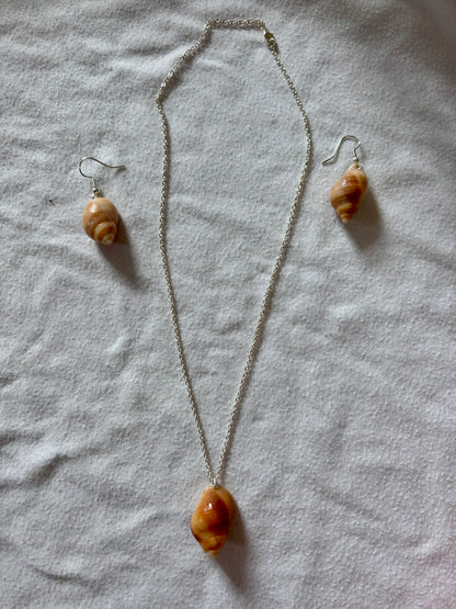 Silver Plated Shell Necklace and Earring Set