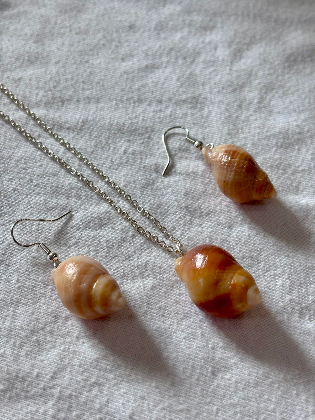 Silver Plated Shell Necklace and Earring Set