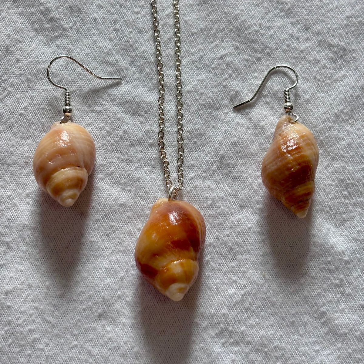 Silver Plated Shell Necklace and Earring Set